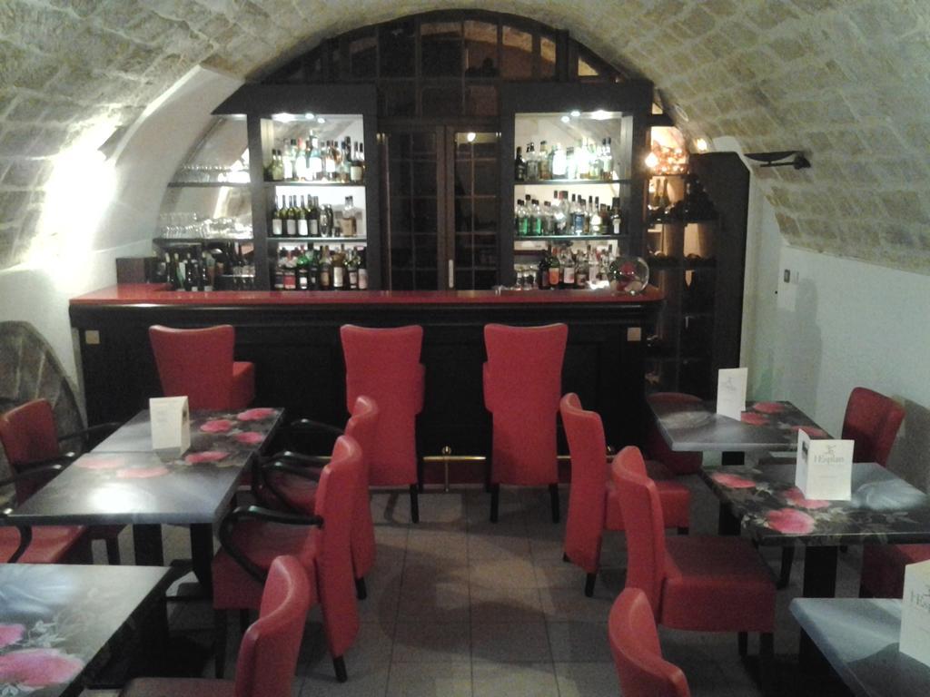 Hotel L'Esplan Saint-Paul-Trois-Châteaux Zewnętrze zdjęcie
