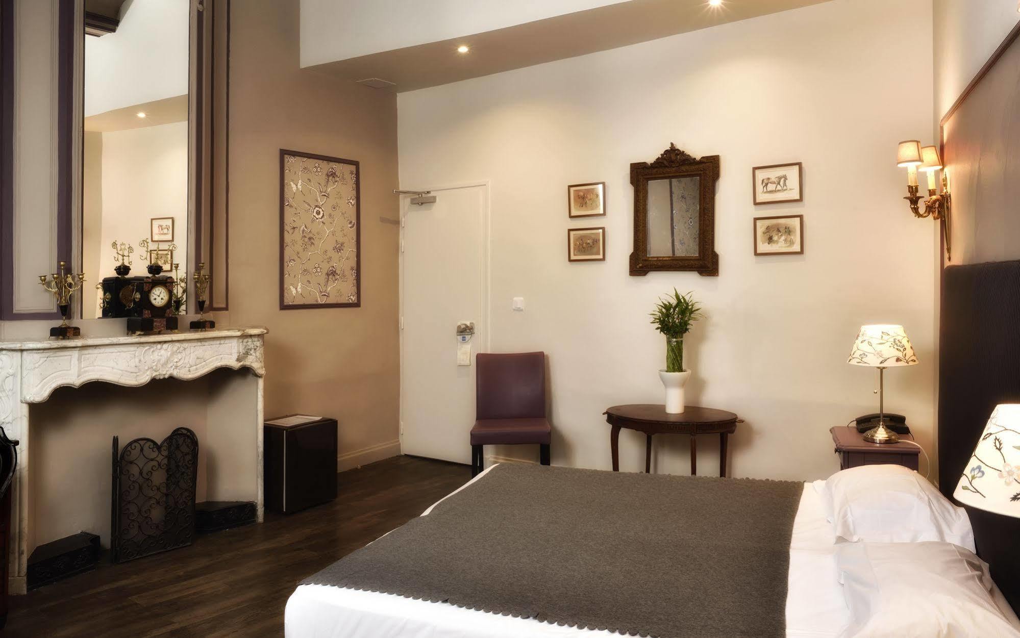 Hotel L'Esplan Saint-Paul-Trois-Châteaux Zewnętrze zdjęcie