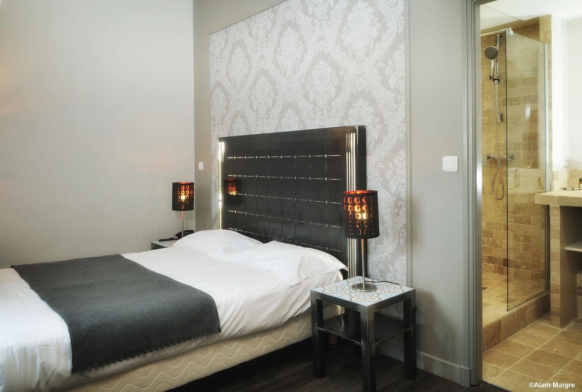 Hotel L'Esplan Saint-Paul-Trois-Châteaux Zewnętrze zdjęcie