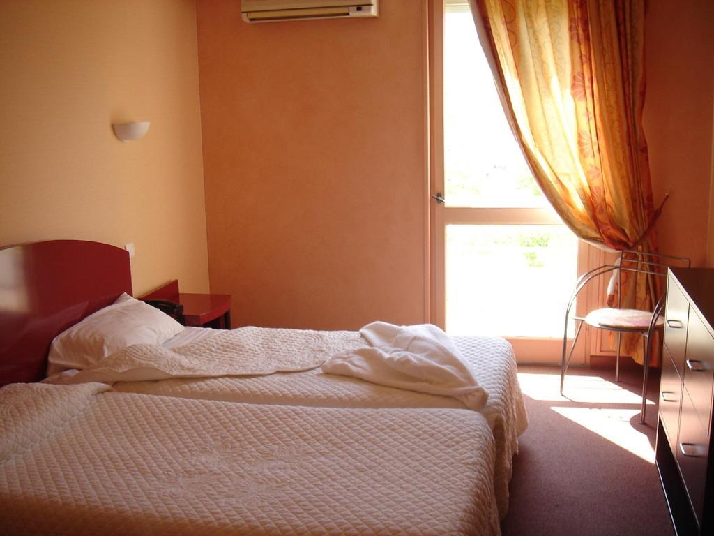 Hotel L'Esplan Saint-Paul-Trois-Châteaux Pokój zdjęcie